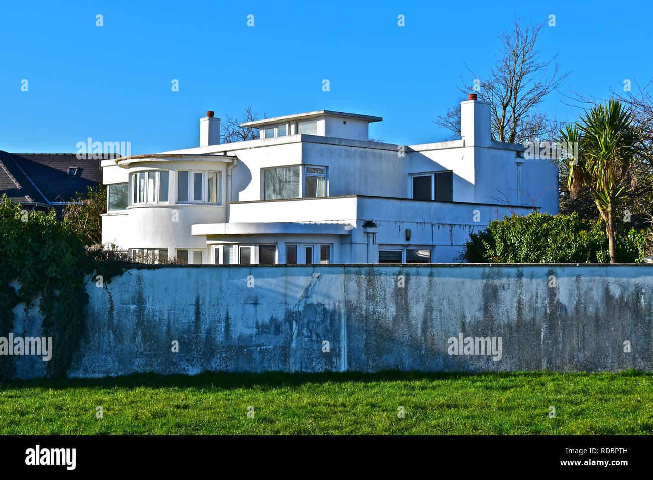Art Deco style private house in own grounds and overlooking the sea at Penarth, Cardiff, S.Wales. Stock Photo