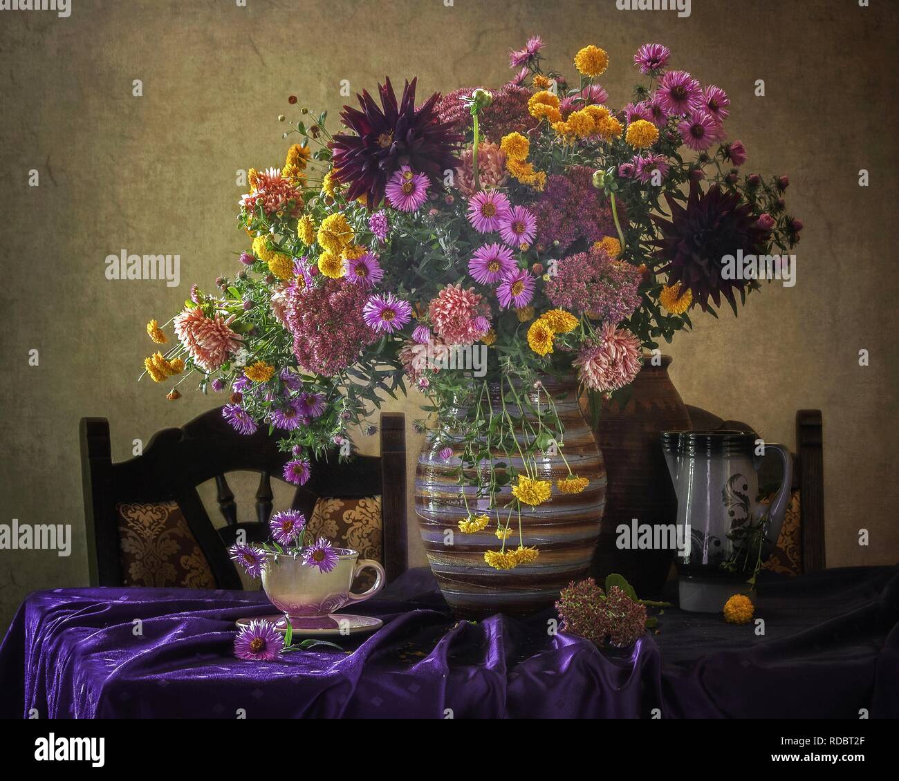 Still life with bouquet of autumn flowers Stock Photo - Alamy