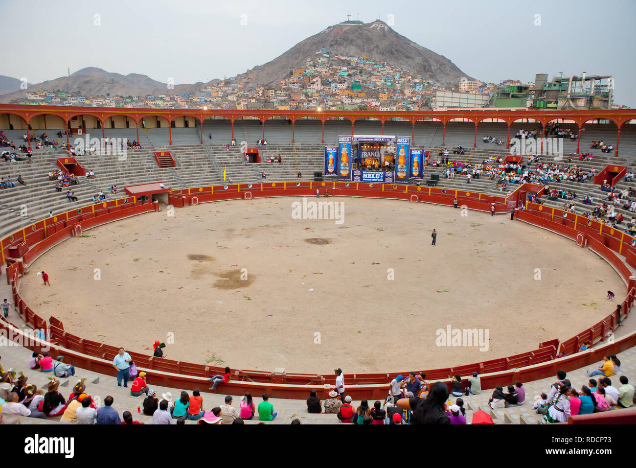 Lima peru traditional dress hi-res stock photography and images - Alamy