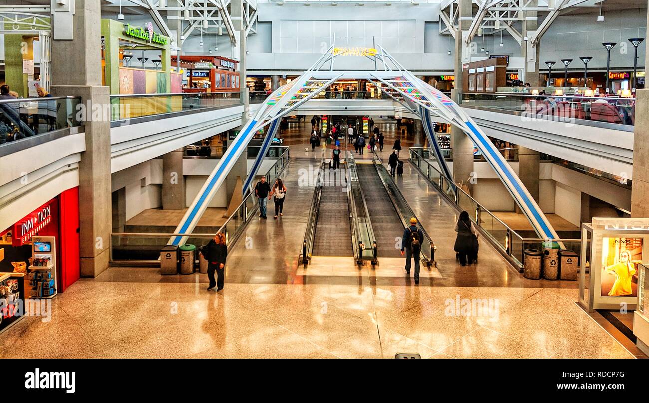 Terminal B, Denver International Airport. Interior Stock Photo - Alamy