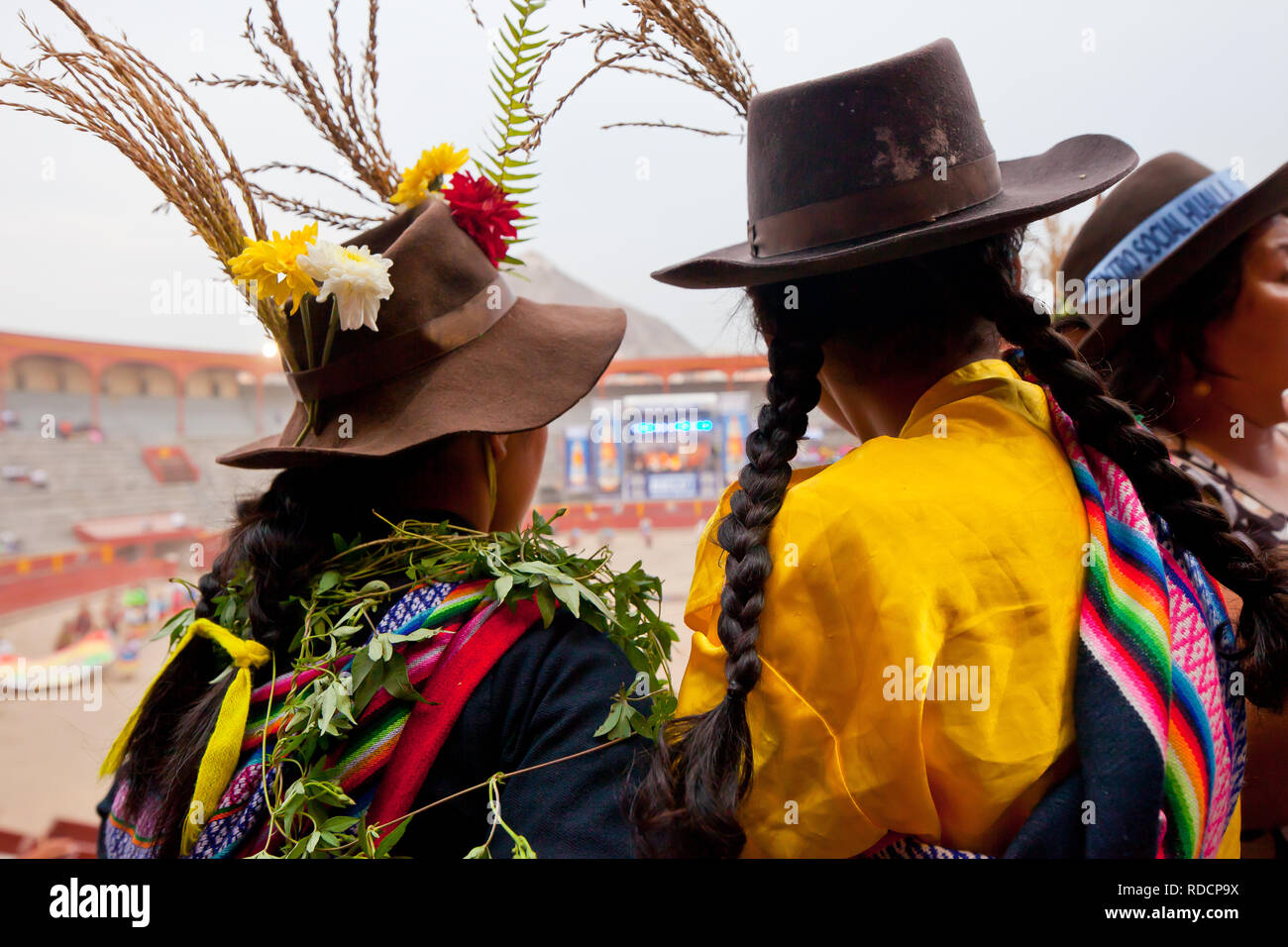 Peruvian Folk Dance High Resolution Stock Photography and Images Alamy