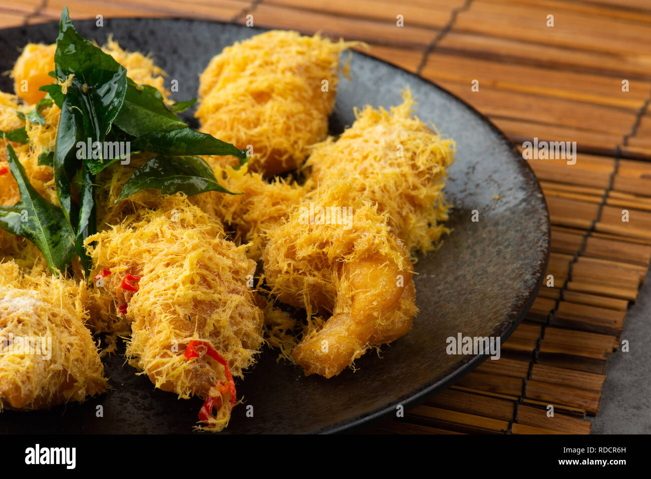 chinese deep fried butter prawn Stock Photo Alamy