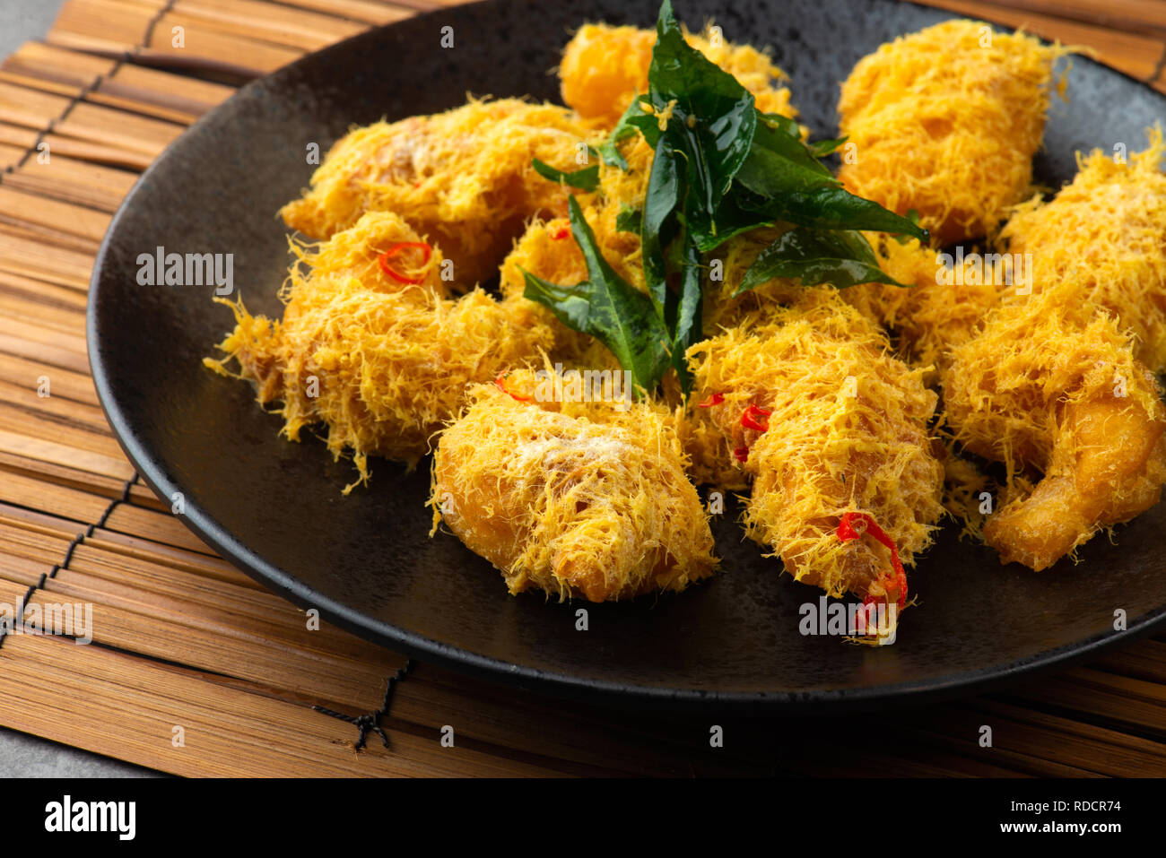 chinese deep fried butter prawn Stock Photo Alamy