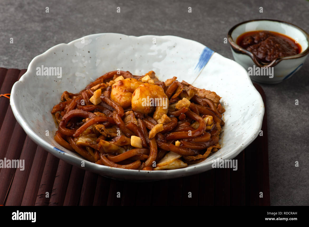Charcoal Fried Hokkien Mee Stock Photo Alamy