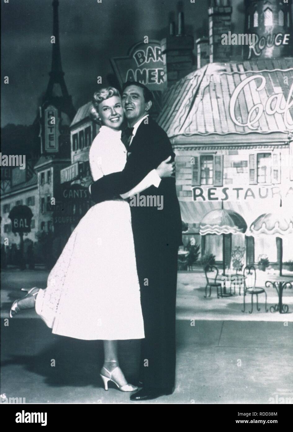 April In Paris 1952 Doris Day Ray Bolger David Butler Dir Moviestore Collection Ltd Stock Photo Alamy April In Paris 1952 Doris Day Ray Bolger David Butler Dir Moviestore Collection Ltd Stock Photo Alamy