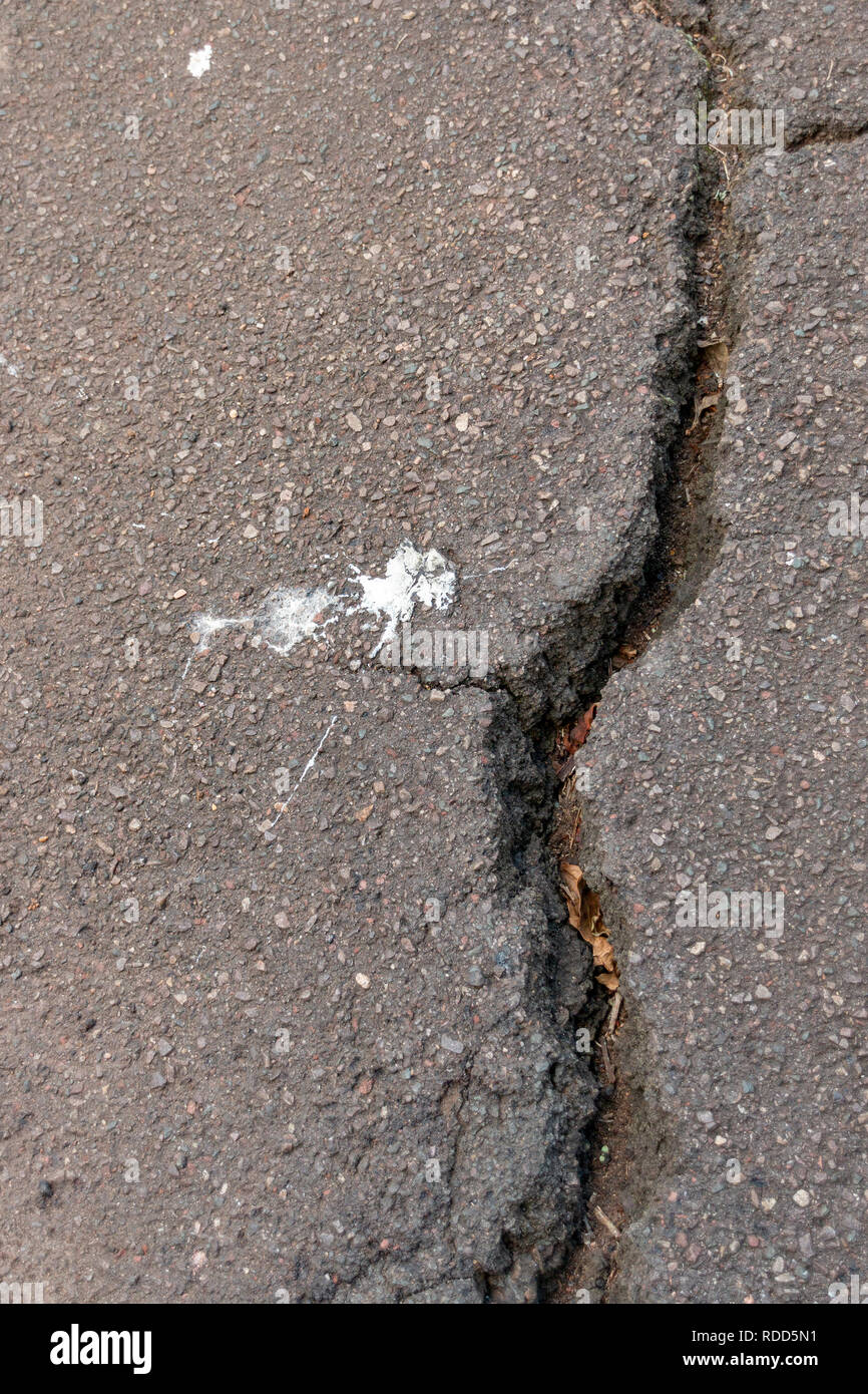 Tarred road hires stock photography and images Alamy