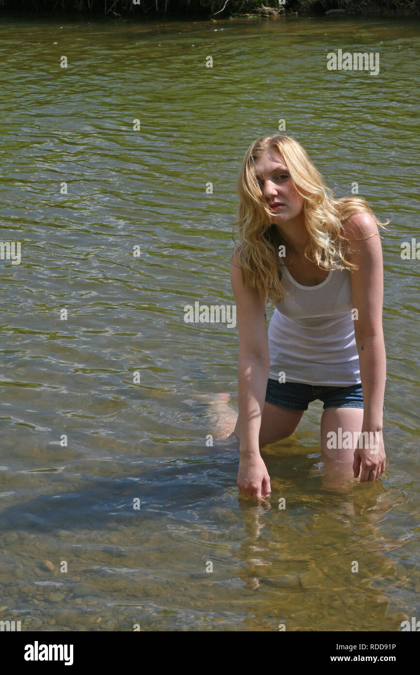 Girl In Jean Shorts High Resolution Stock Photography And Images Alamy Girl In Jean Shorts High Resolution Stock Photography And Images Alamy