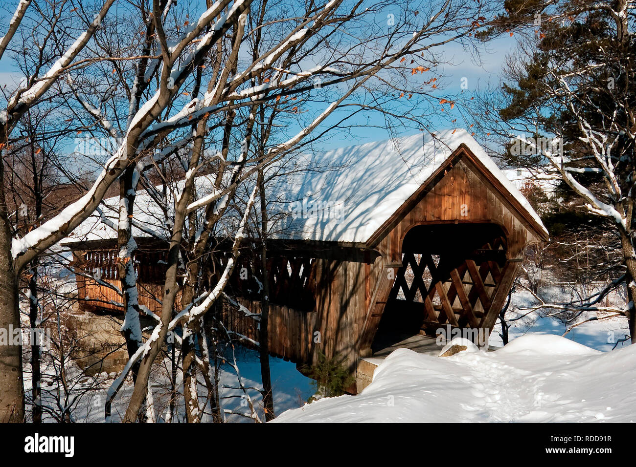 Wooden snow bridges hires stock photography and images Alamy