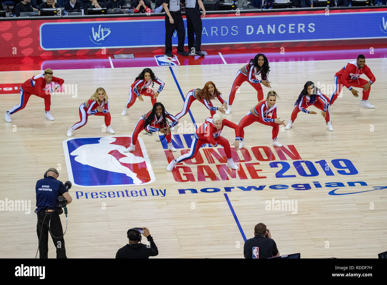 London, UK. 17th Jan 2019. Washington Wizards  dancers during the game at the O2 Arena, Uk,Final score: Wizards 101 Knicks 100. Credit: Jason Richardson/Alamy Live News Stock Photo