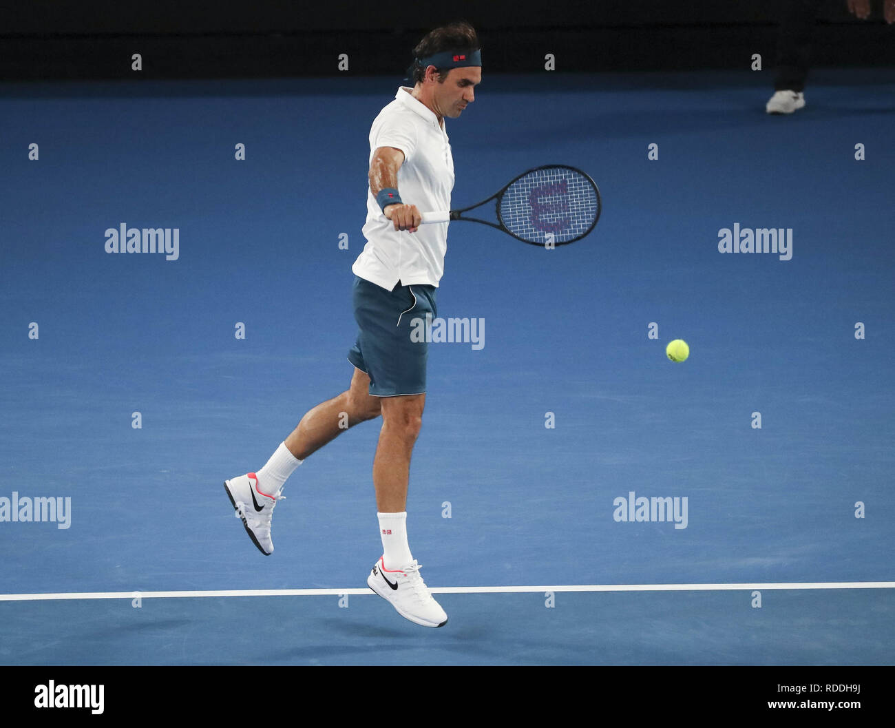 Melbourne Park, Melbourne, Australia. 18th Jan, 2019. Australian Open  Tennis, day 5; Roger Federer of Switzerland with a backhand during his  match with Taylor Fritz of USA Credit: Action Plus Sports/Alamy Live