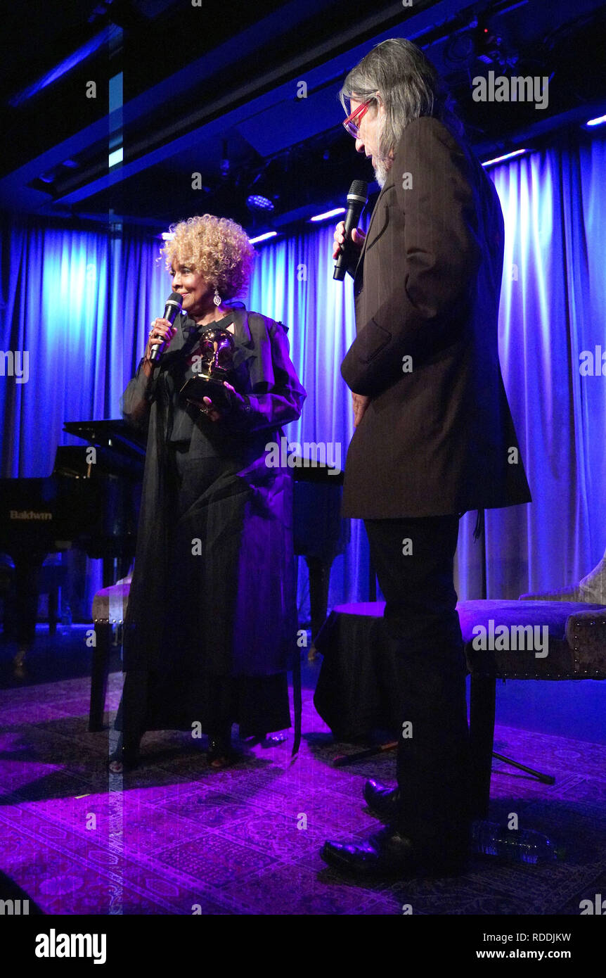 Los Angeles, CA, USA. 13th Jan, 2017. Musician Actor - THELMA HOUSTON, honored at The Grammy Museum, Los Angeles, CA, USA, January 17, 2019. Ms. Houston is an American singer and actress. She scored a number-one hit in 1977 with her recording of ''Don't Leave Me This Way'', which won the Grammy for Best Female R&B Vocal Performance. 25 years ago to the day, Ms. Houston lost her Grammy Award in the devastating Northridge earthquake. Scott Goldman, artistic director for the Grammy Muesum, presented Ms. Houston with a replacement grammy award. Ms. Houston performed some of her biggest hi Stock Photo