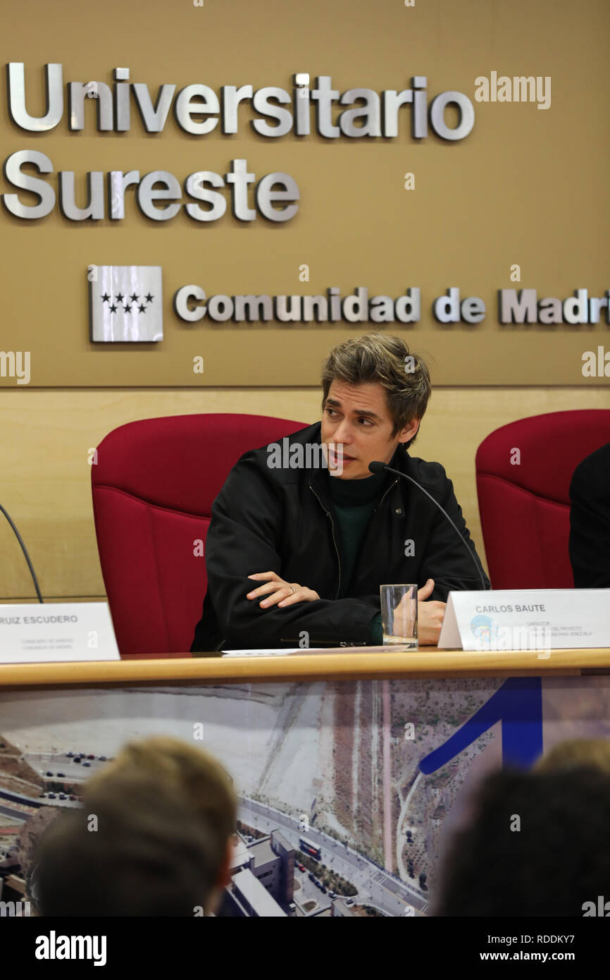 Madrid, Spain. 18th January, 2019. Carlos Baute, Venezuelan singer and president of the NGO 'A medicine for Venezuela' speaking about the situation in Venezuela. The Councilor for Health of the Community of Madrid, Enrique Ruiz Escudero, accompanied by the ambassador of the NGO 'A medicine for Venezuela', the Venezuelan singer Carlos Baute, and the director of the Association, Vanessa Pineda, assist in the donation of sanitary material performed by the University Hospital of the Sureste to the aforementioned organization. Credit: Jesús Hellin/Alamy Live News Stock Photo