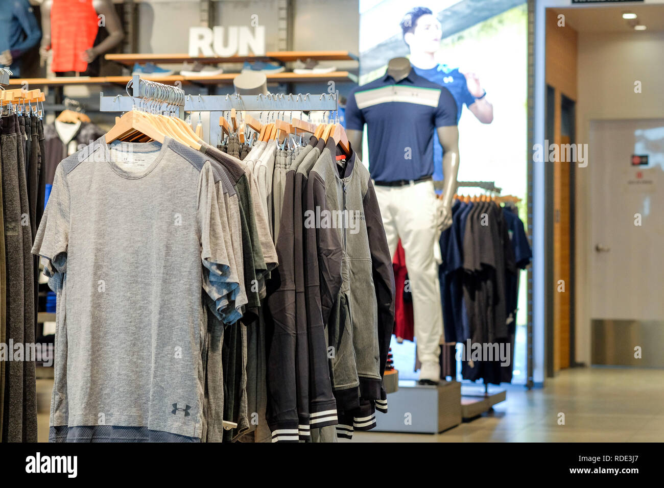 Inside men shoes store hi res stock photography and images Page 3 Alamy