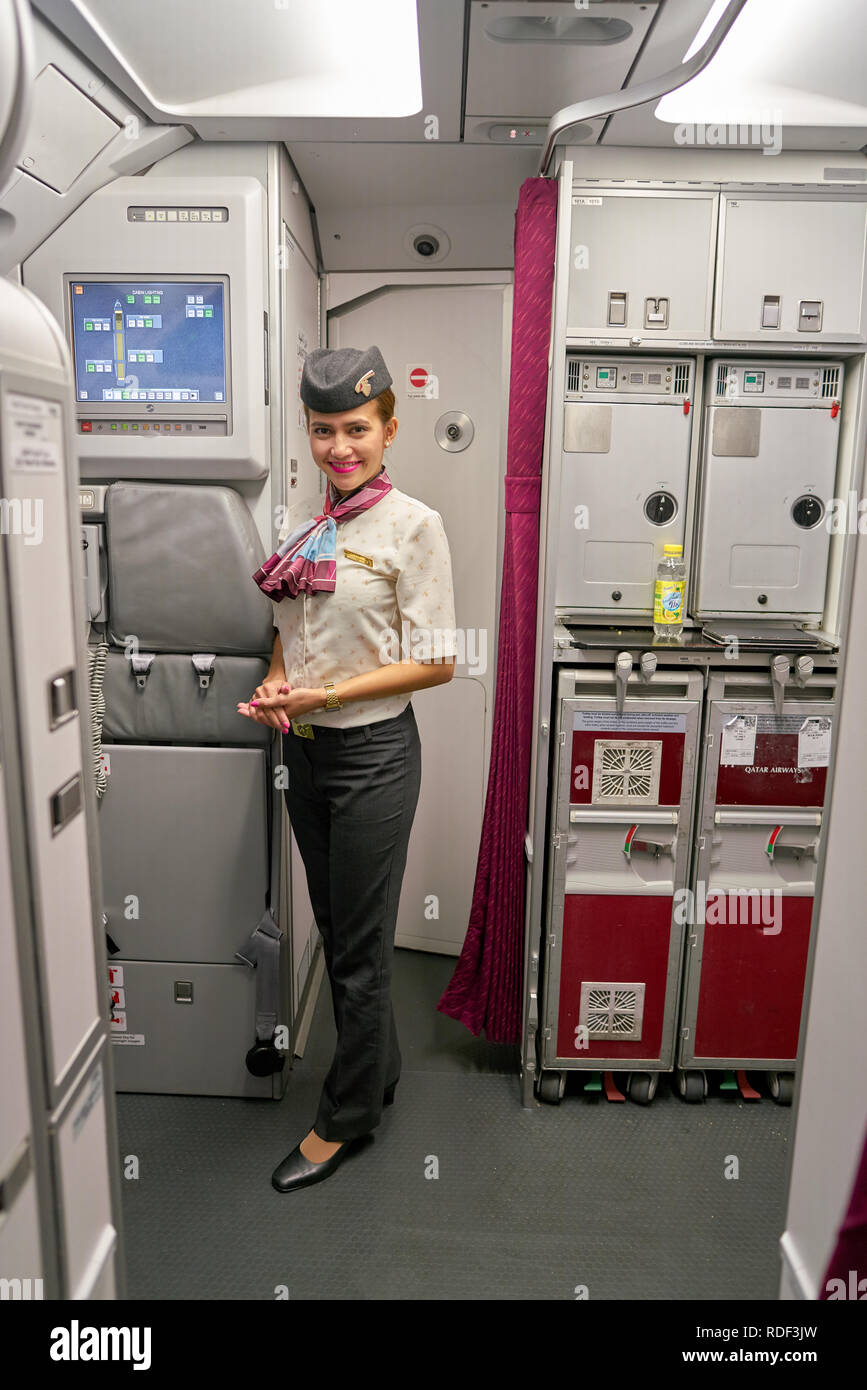 Qatar crew uniform hires stock photography and images Alamy