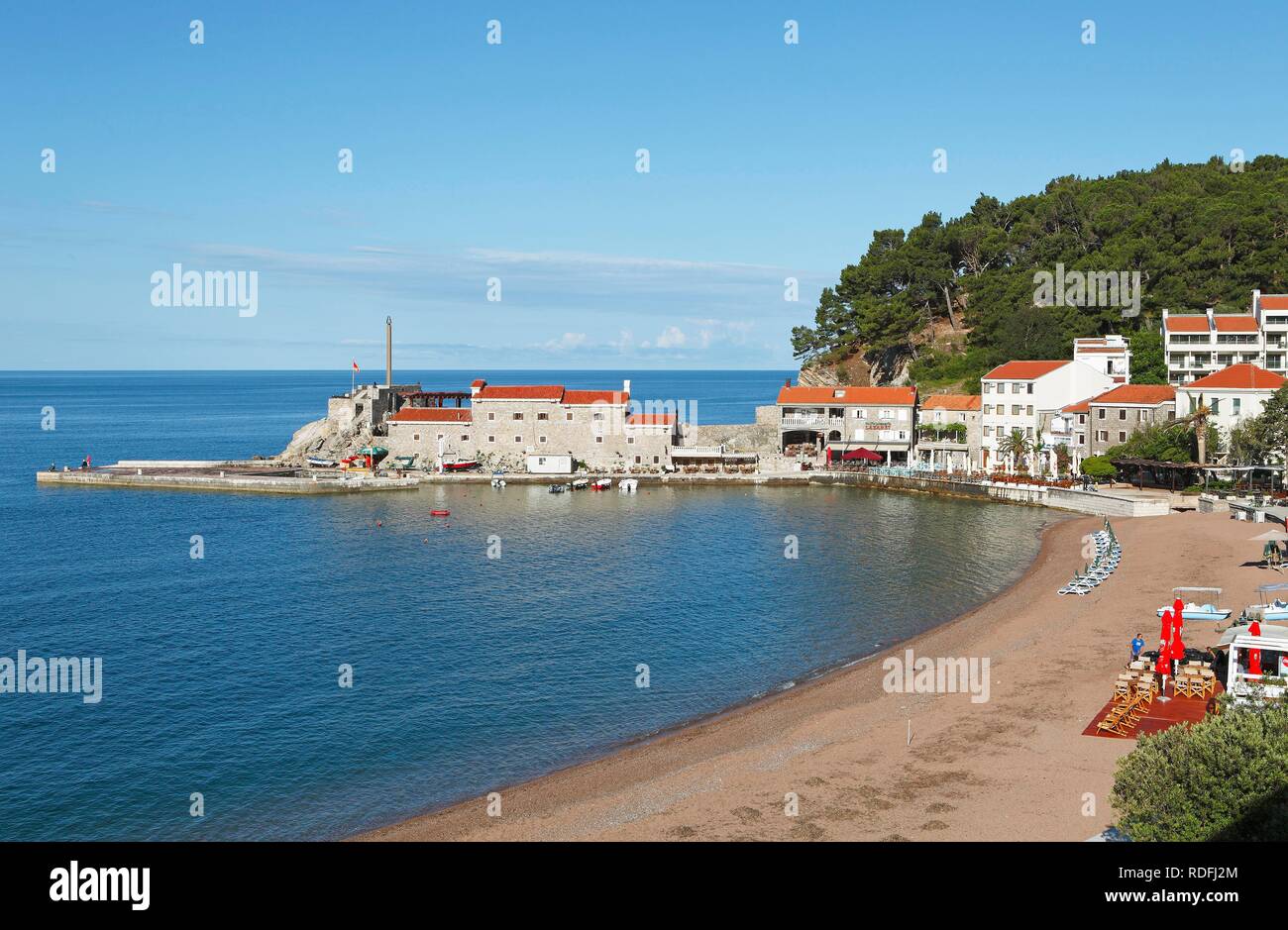 Beach in Petrovac, historical fort at the back, Budva province, Adriatic  coast, Montenegro Stock Photo - Alamy