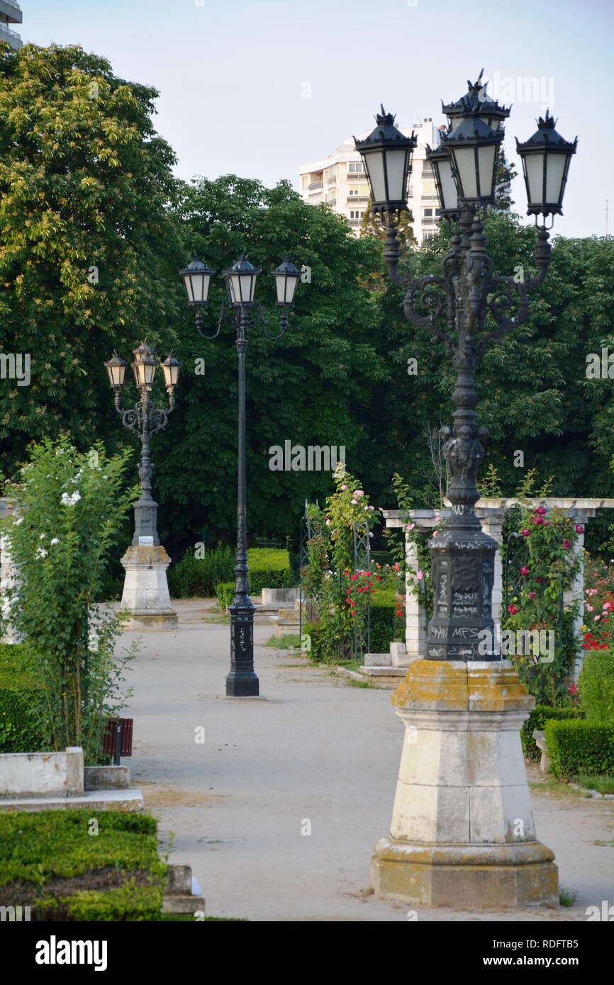 Street light at the park hi-res stock photography and images - Alamy