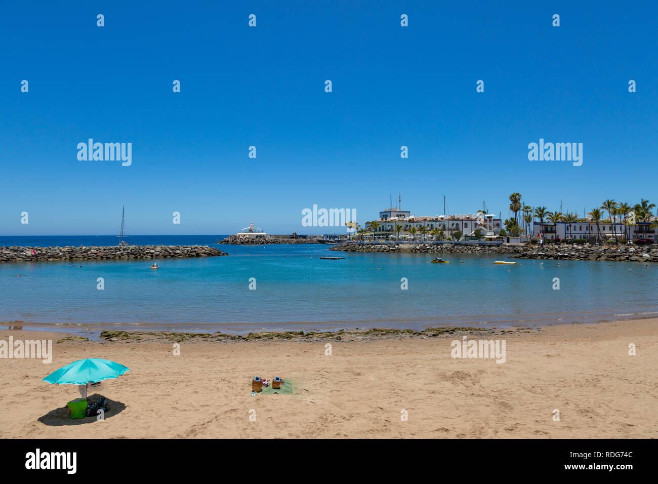 Puerto mogan hi-res stock photography and images - Alamy