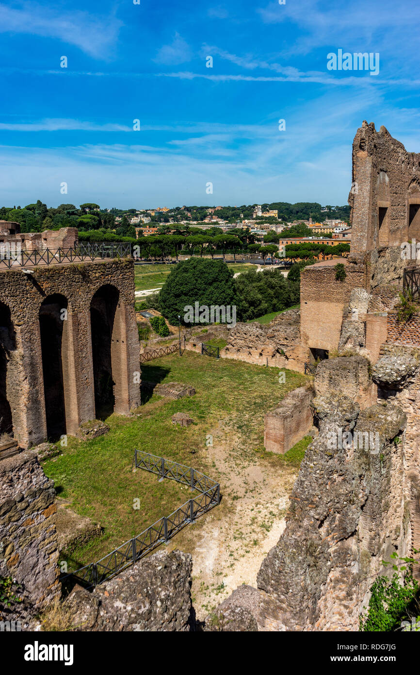 The ancient ruins at the Roman Forum, Palatine hill in Rome Stock Photo ...