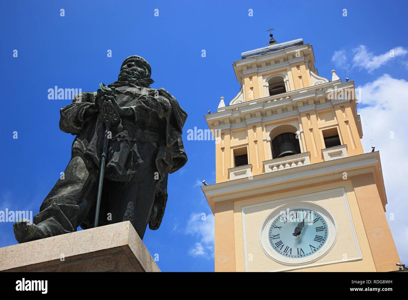 Garibaldi statue in front of the Palazzo del Governatore, Governor's Palace, on Piazza Garibaldi square, Parma, Emilia Romagna Stock Photo
