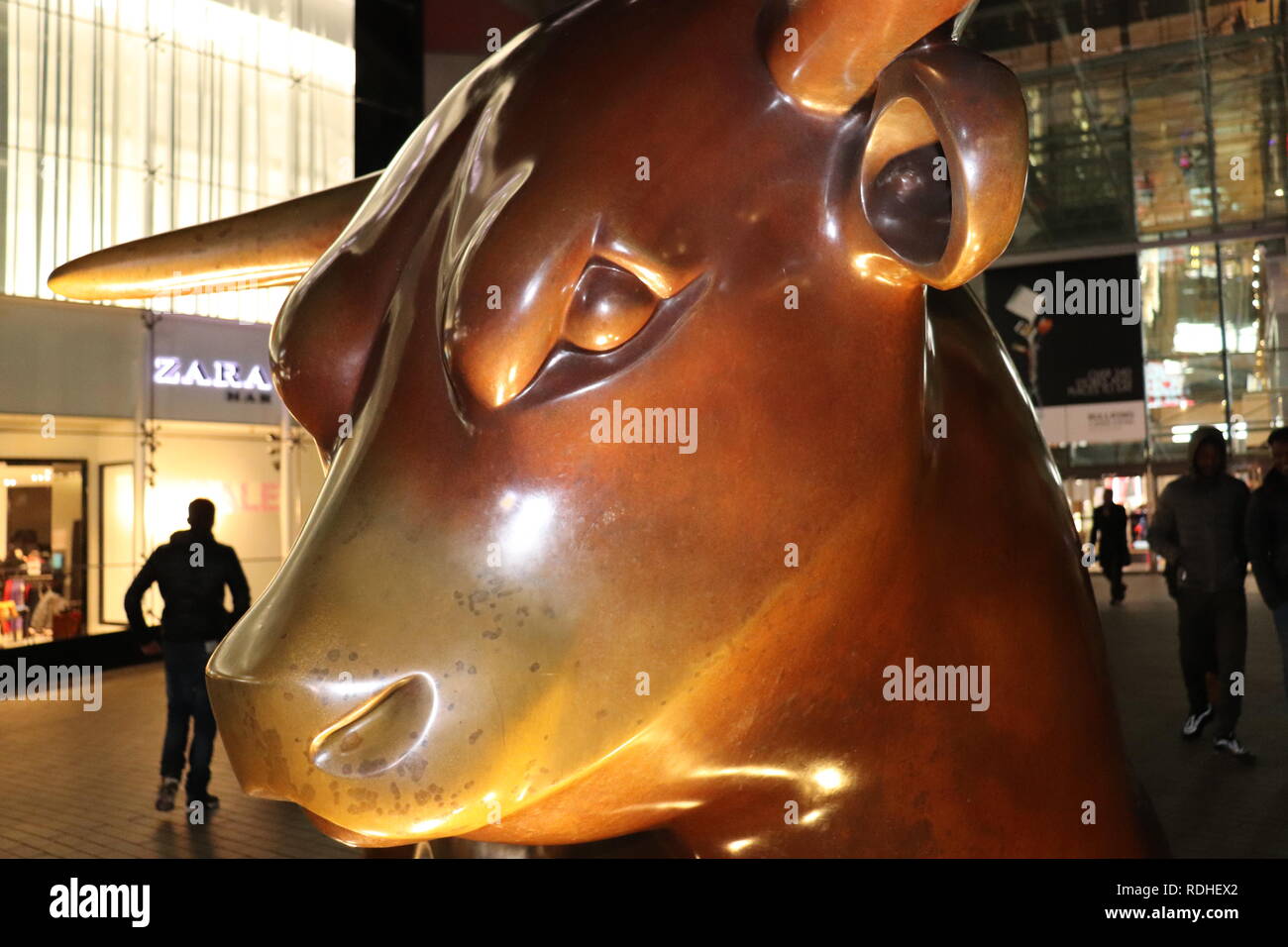 The Bronze Bull Birmingham Bullring Stock Photo Alamy