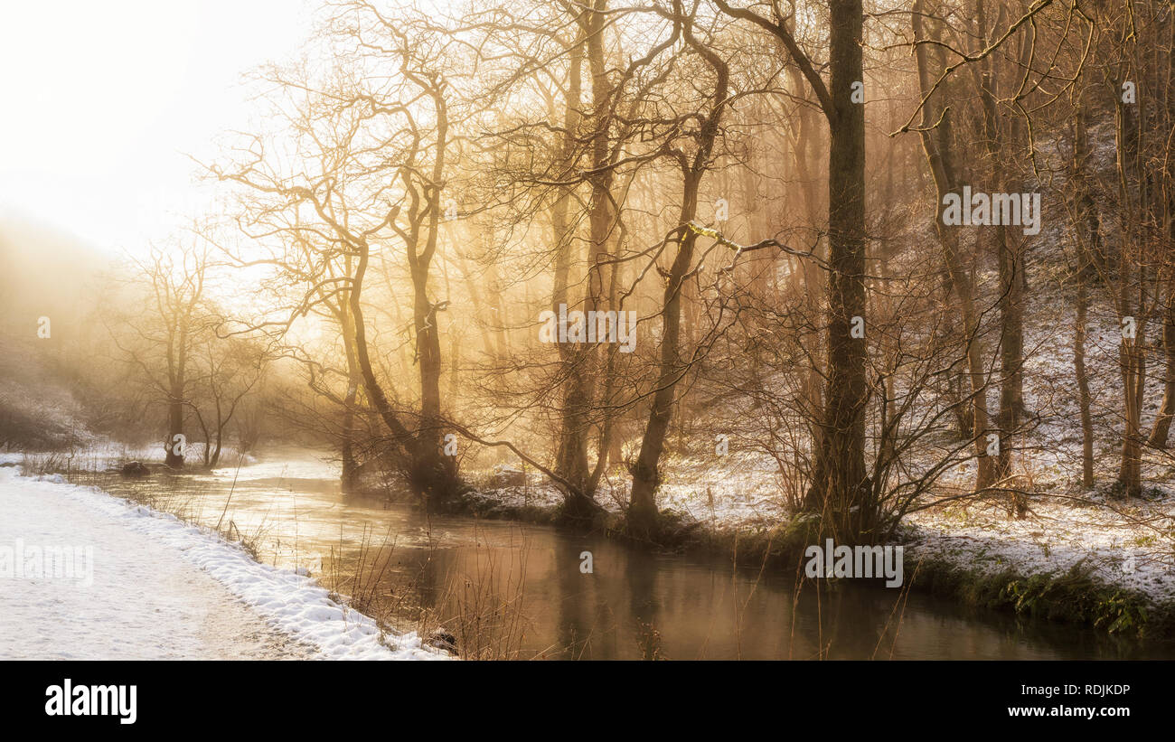 Golden glow sunrise hi-res stock photography and images - Alamy