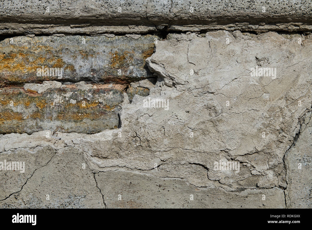 Cracked concrete vintage brick wall hi-res stock photography and images ...