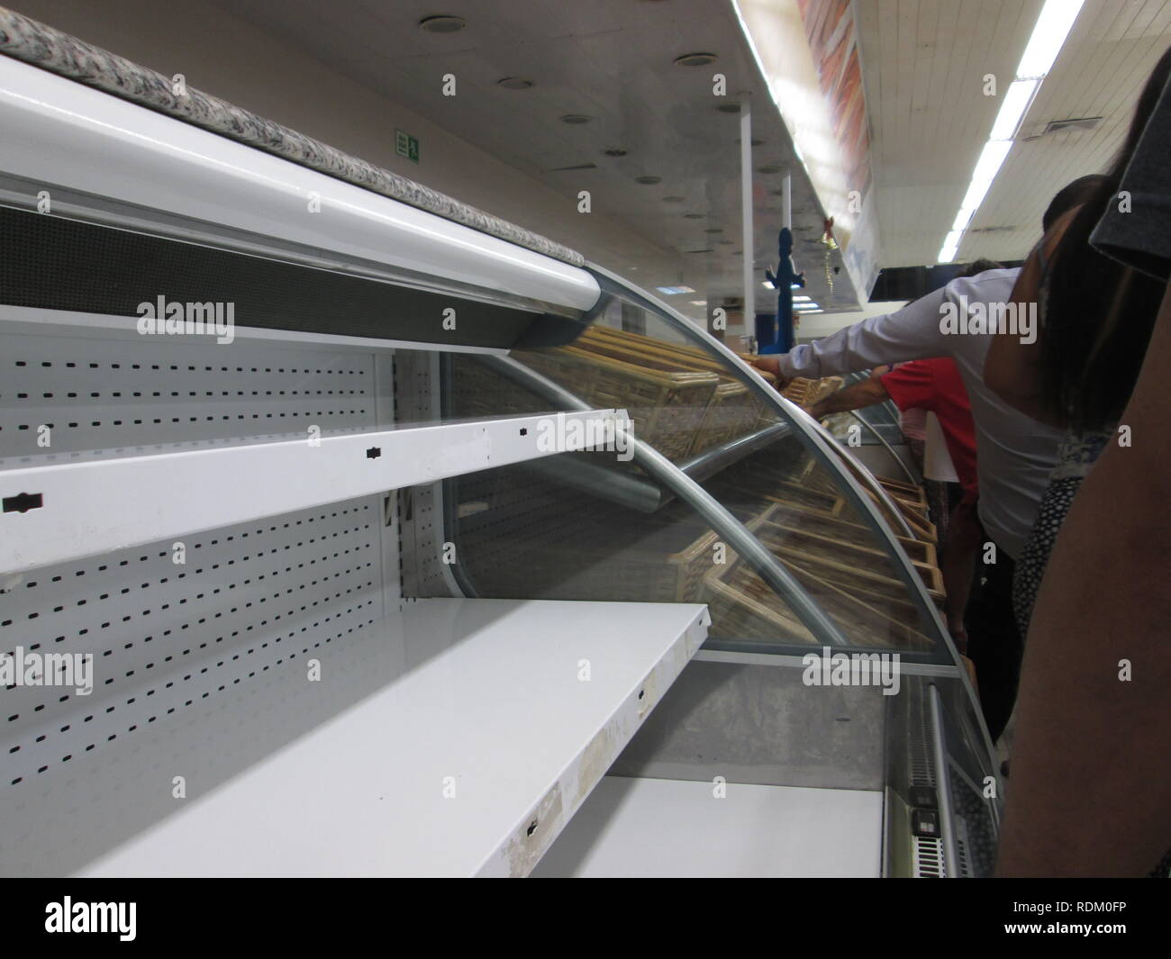 Shelve grocery hires stock photography and images Alamy