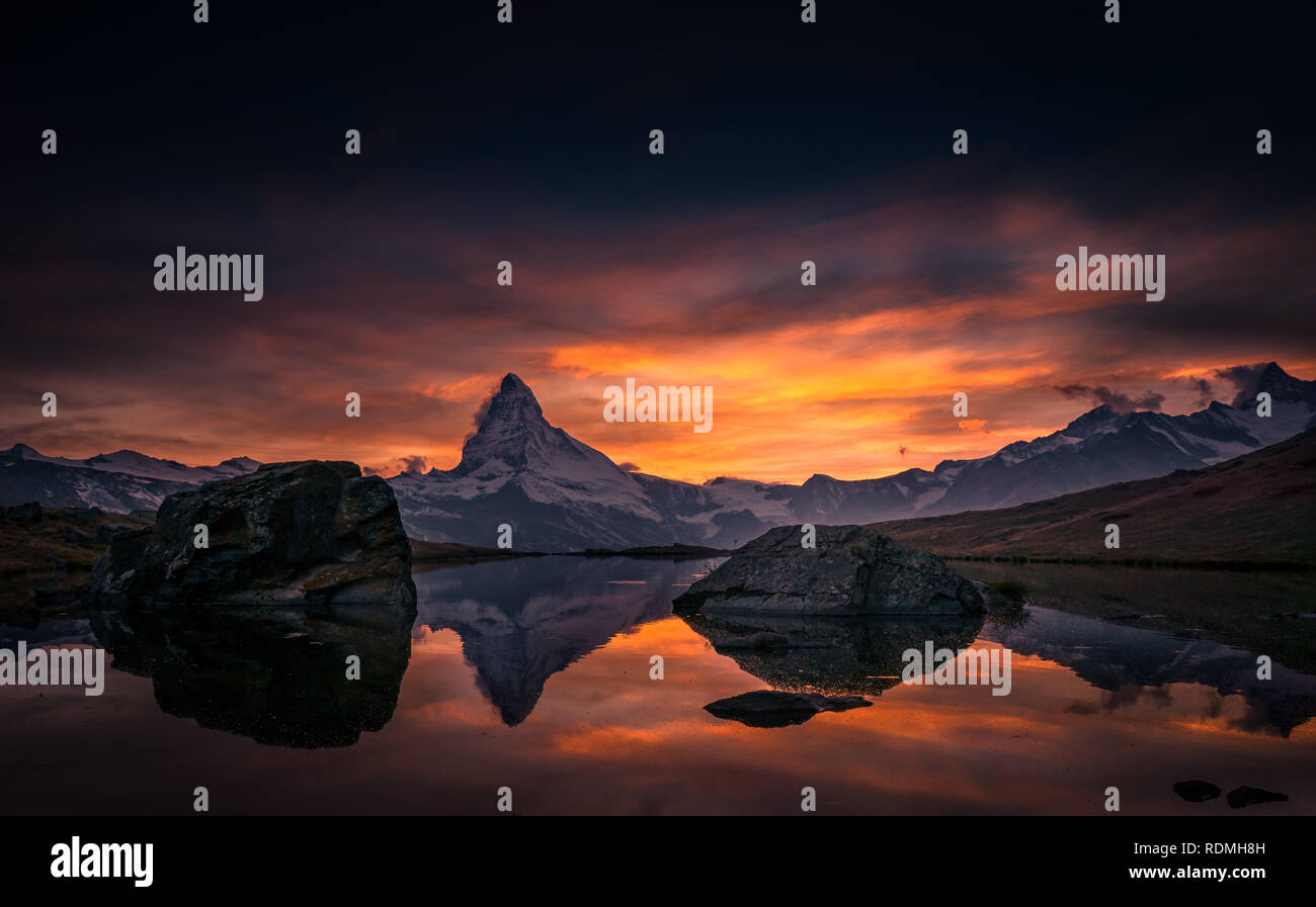 Matterhorn in wolken hi-res stock photography and images - Alamy