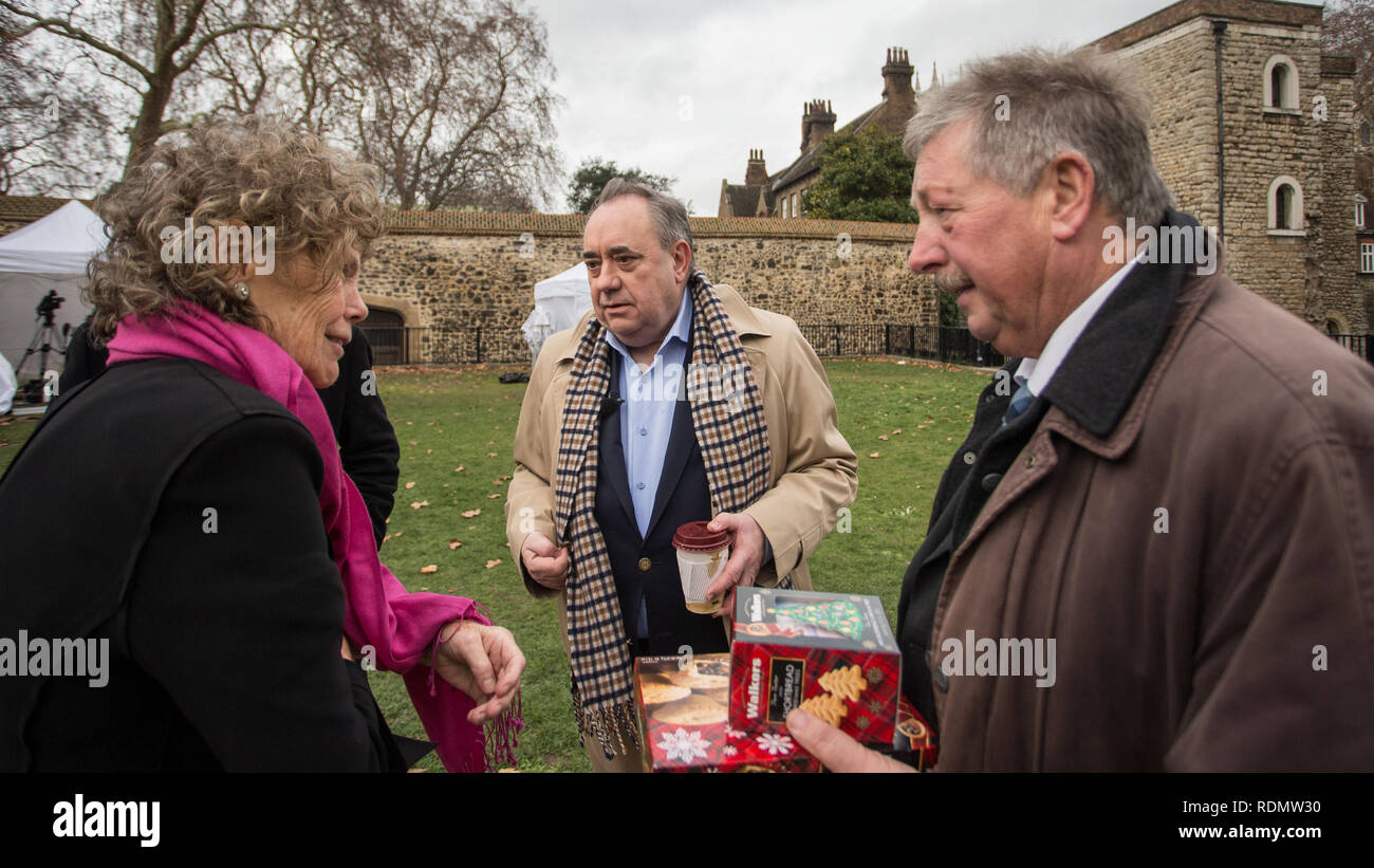 MPs on College Green for media interviews, Westminster.  Featuring: Kate Hoey MP, Alex Salmond, Sammy Wilson MP Where: London, United Kingdom When: 18 Dec 2018 Credit: Wheatley/WENN Stock Photo