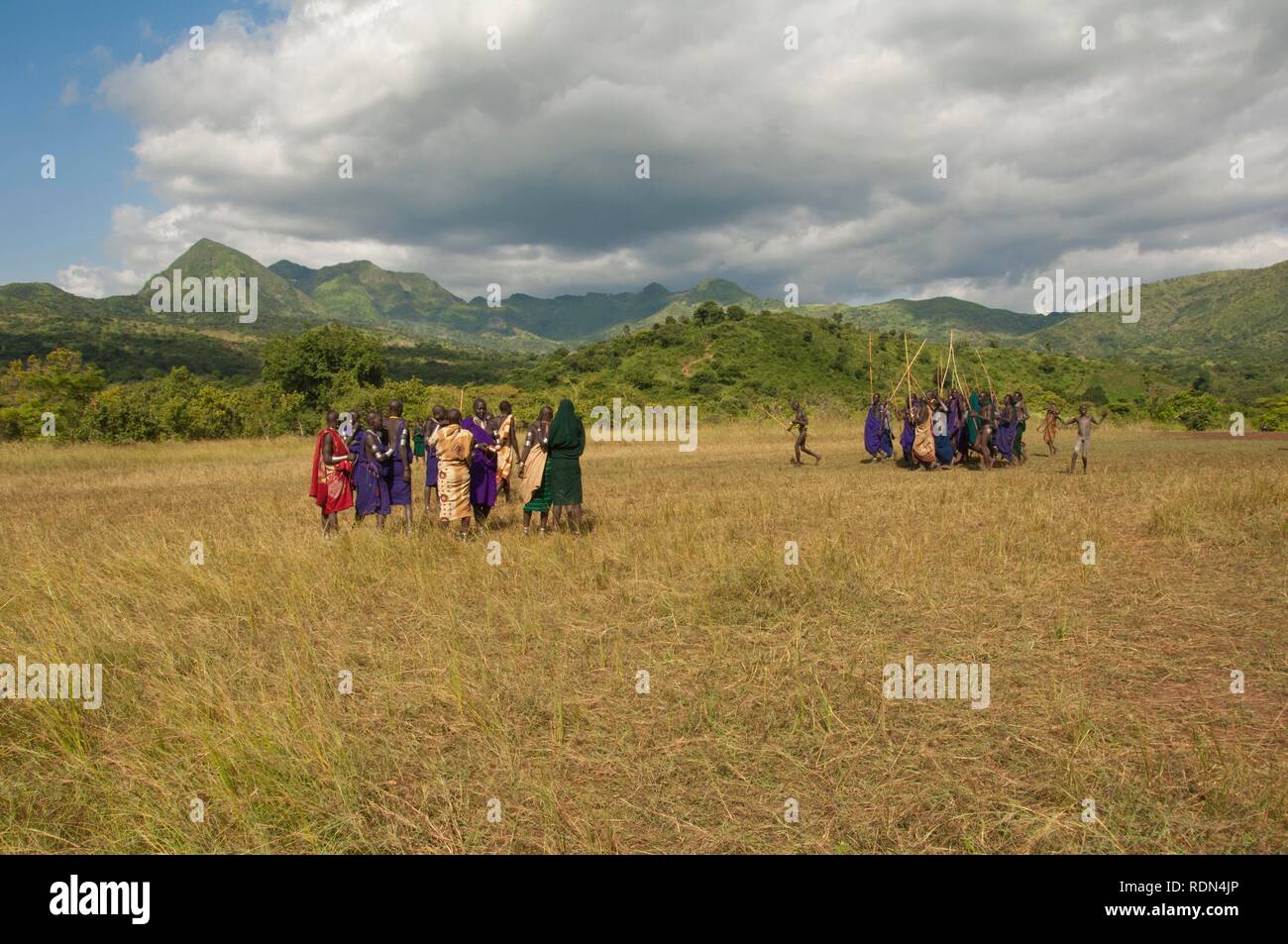 Donga stick fighters, Surma tribe, Tulgit, Omo River Valley, Ethiopia,  Africa Stock Photo - Alamy