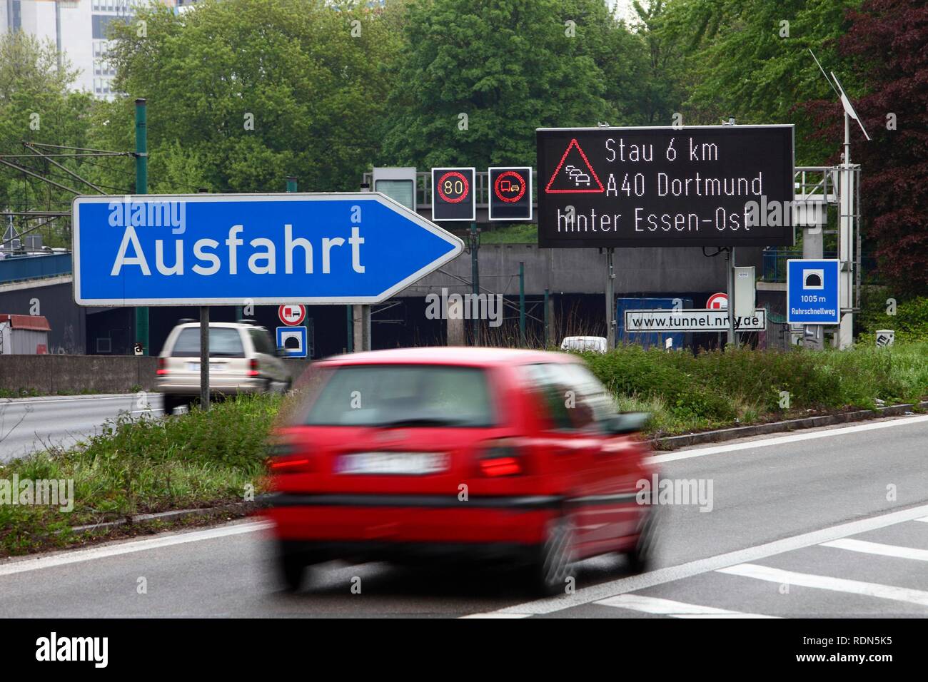 Electronic sign warning of traffic jams on the A40 motorway or Ruhrschnellweg, Essen, North Rhine-Westphalia Stock Photo