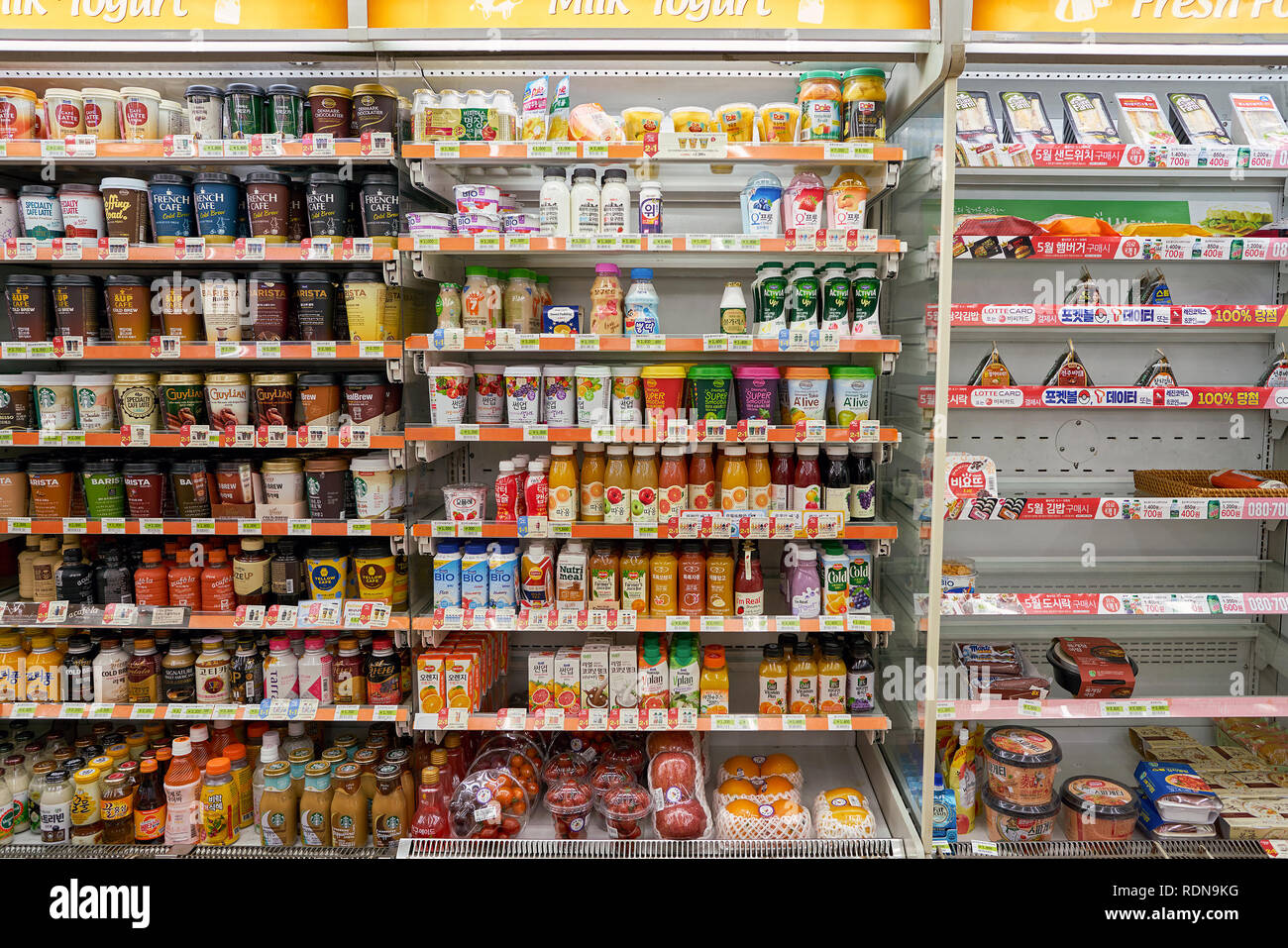 Seoul South Korea Circa May 2017 Inside 7 11 Convenience Store Sign 7 Eleven Is An International Chain Of Convenience Stores Stock Photo Alamy