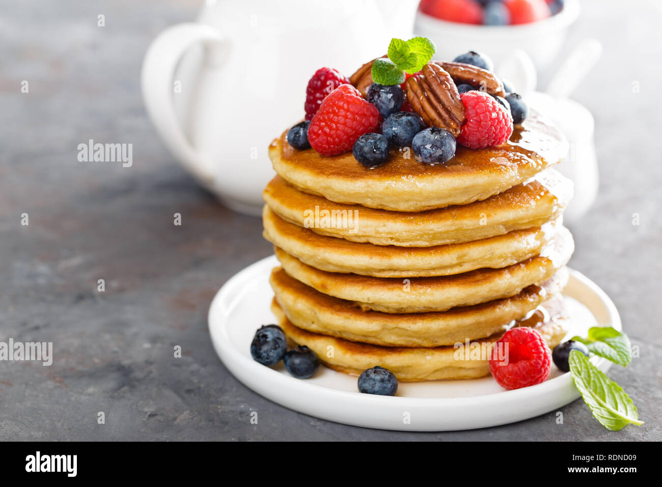 Stack fresh homemade crepes hi-res stock photography and images - Alamy
