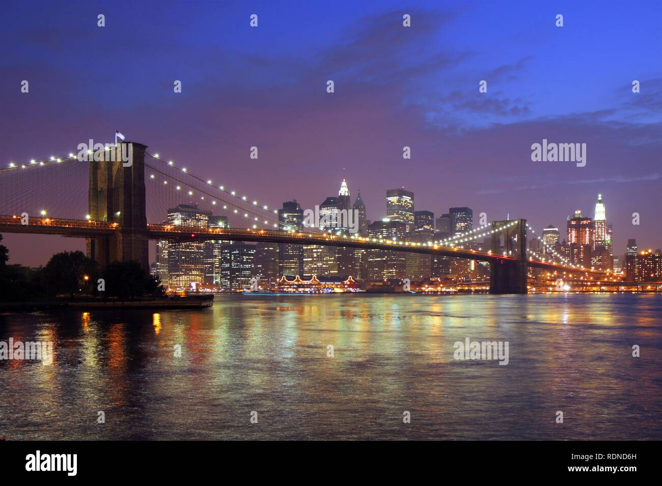 Manhattan bridge night time hi-res stock photography and images - Alamy