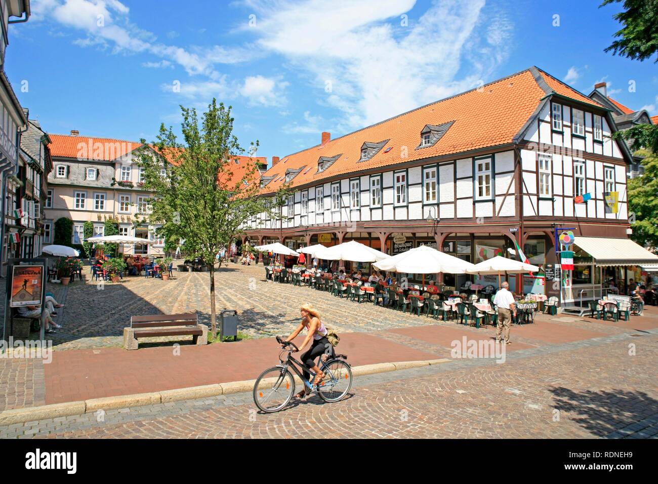 half zip running top mens