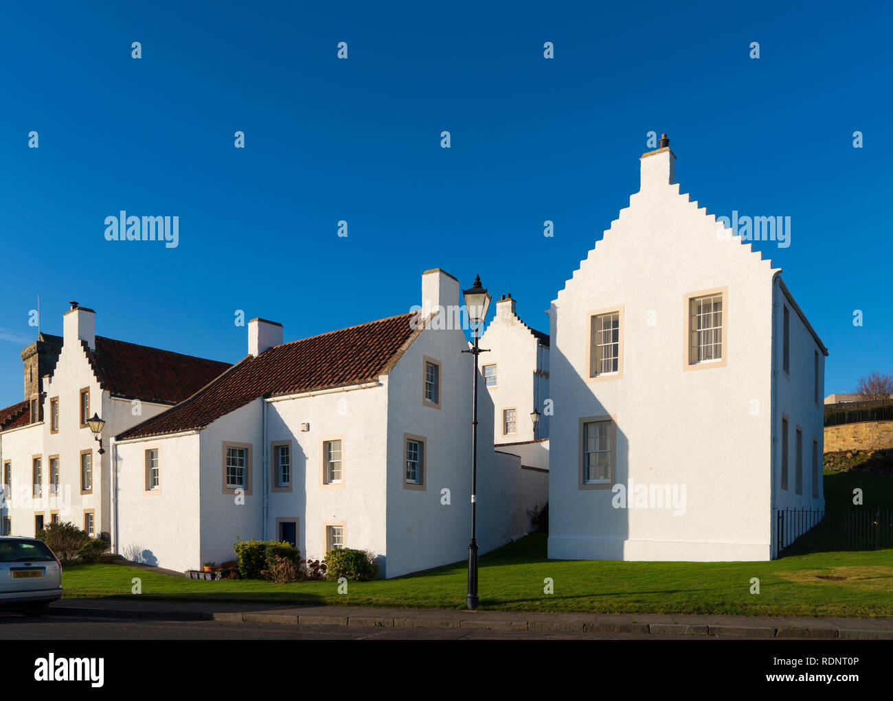 Old whitewashed buildings hi-res stock photography and images - Alamy