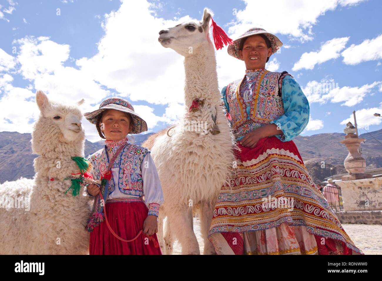 Alpaca peru child hi-res stock photography and images - Alamy