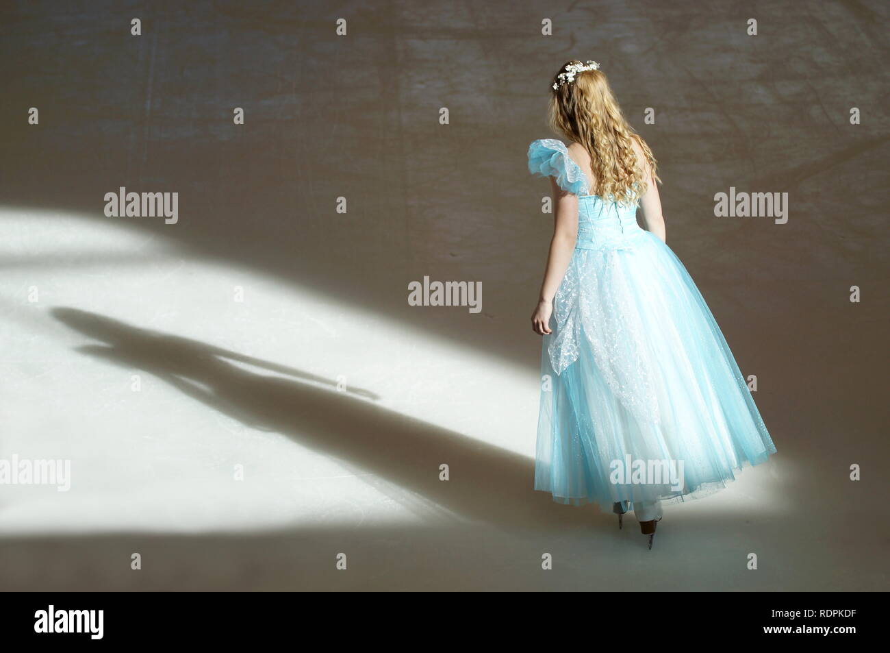 Robe Skater Cinderella - Blanche, Taille Standard, Marque Cupbear, Neuve Avec étiquettes