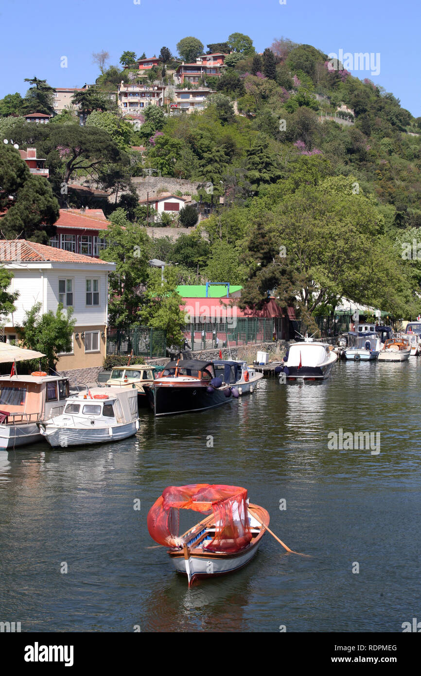 Anatolian Castle Anadolu Hisari Istanbul Historically Known Guzelce Hisar  Meaning – Stock Editorial Photo © epicimages #175931080