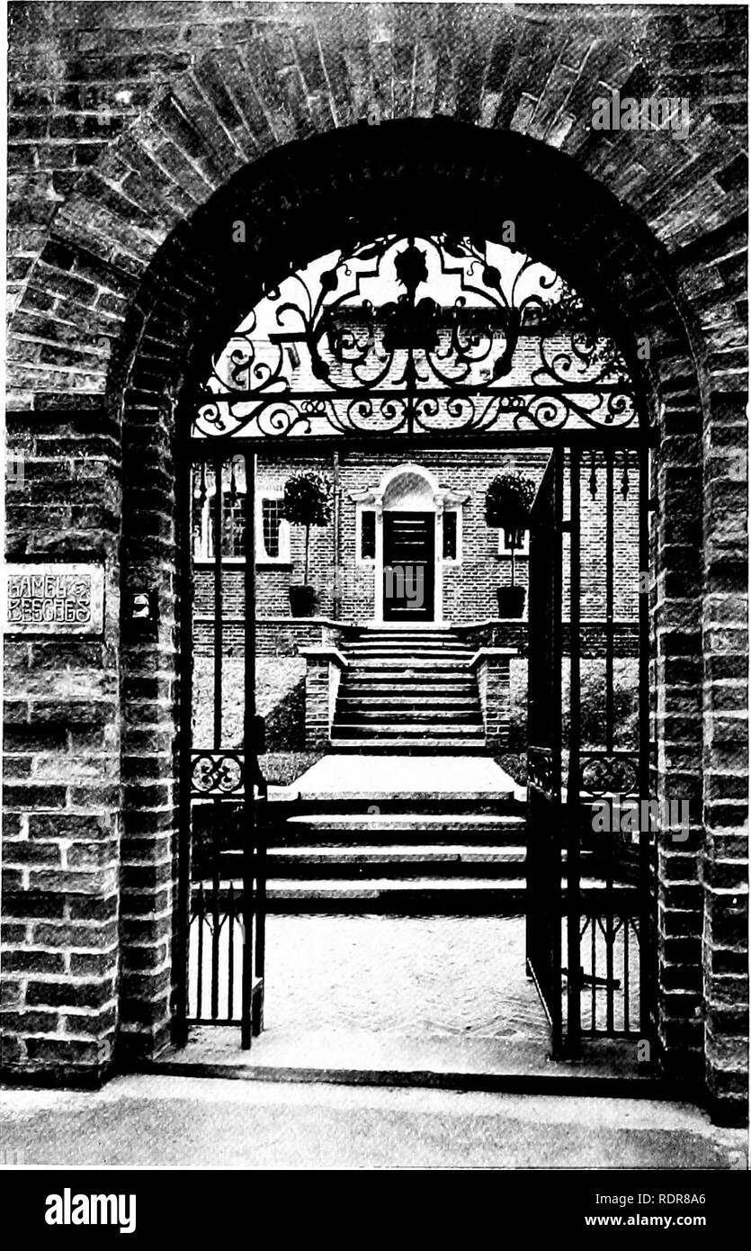 Typical cotswold manor house Black and White Stock Photos & Images - Alamy
