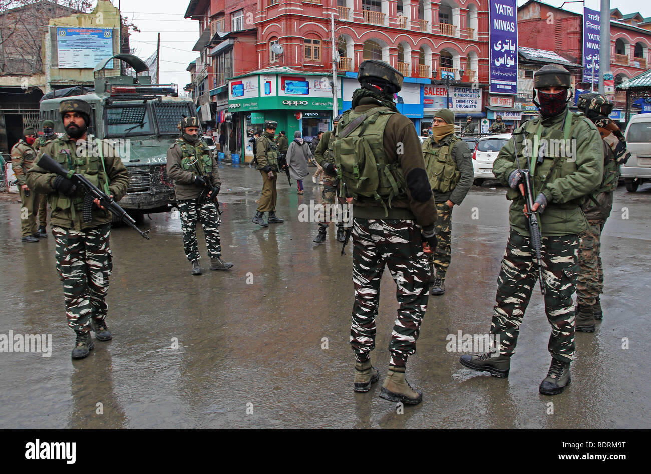 January 19, 2019 - Srinagar, Jammu and Kashmir, India - Indian security forces stay aleat as a part of mock drill in Lal Chowk Srinagar, Kashmir on January 19, 2019. Security was beefed up across Kashmir valley after militants carried out grenade attacks across Kashmir.However there was no loss of life, Police said. (Credit Image: © Faisal KhanZUMA Wire) Stock Photo