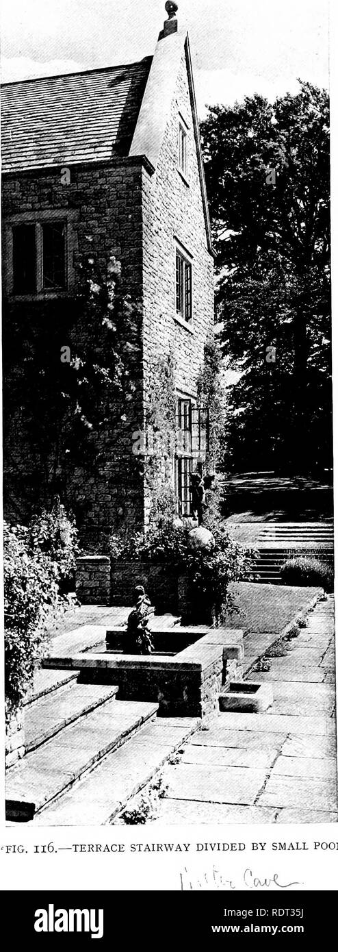 Small garden wall feature Black and White Stock Photos & Images - Alamy