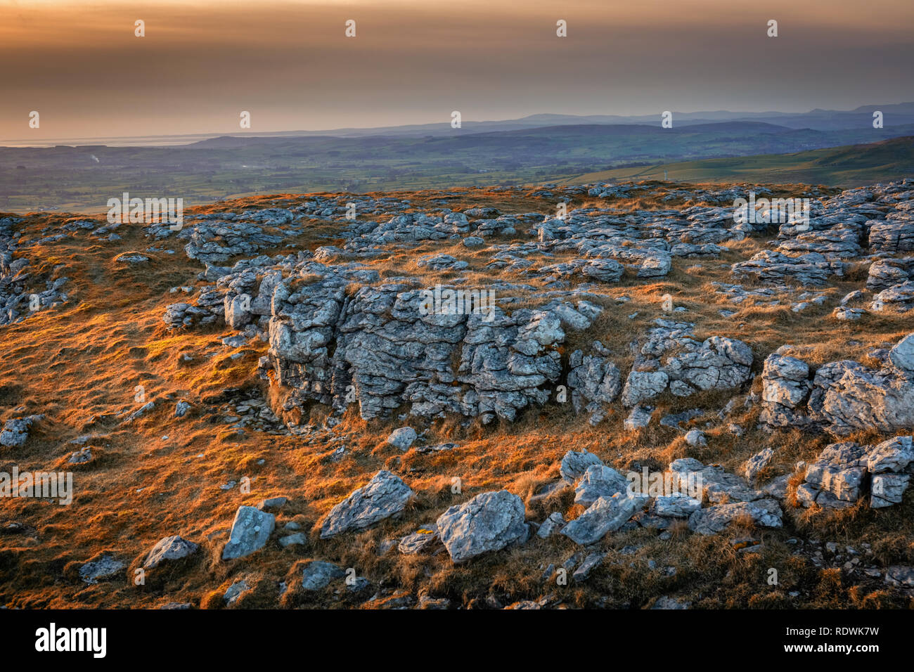 Ingleborough (723 m or 2,372 ft) is the secondhighest mountain in the Yorkshire Dales. It is