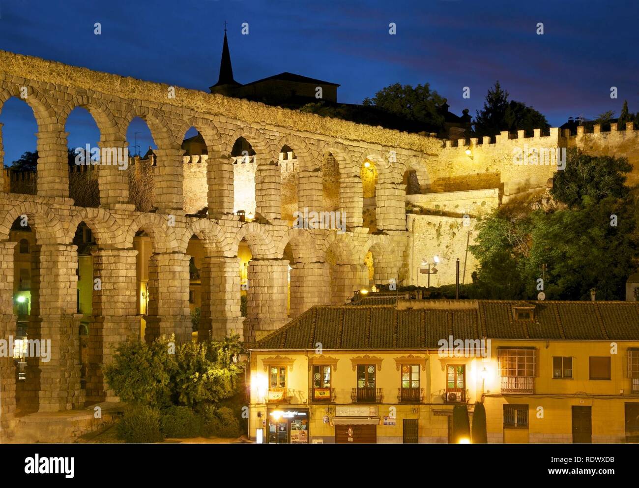 Aqueduct city wall Segovia night Stock Photo - Alamy