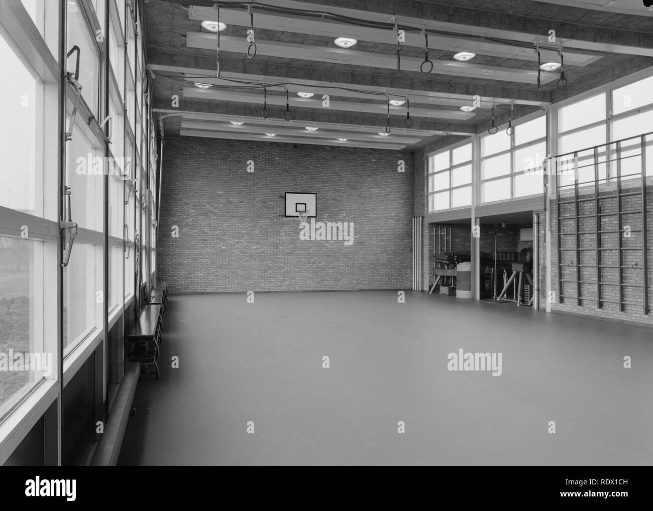 Arbeiders en opzichterswoningen, gymnastieklokalen, interieurs, Bestanddeelnr 162-0751. Stock Photo