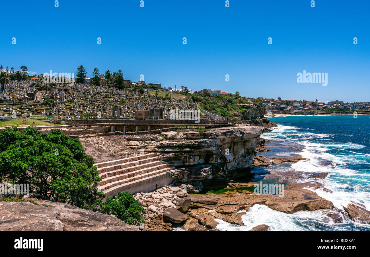 Waverley seaside cemetery at the top of the cliffs at Bronte in Sydney NSW Australia Stock Photo