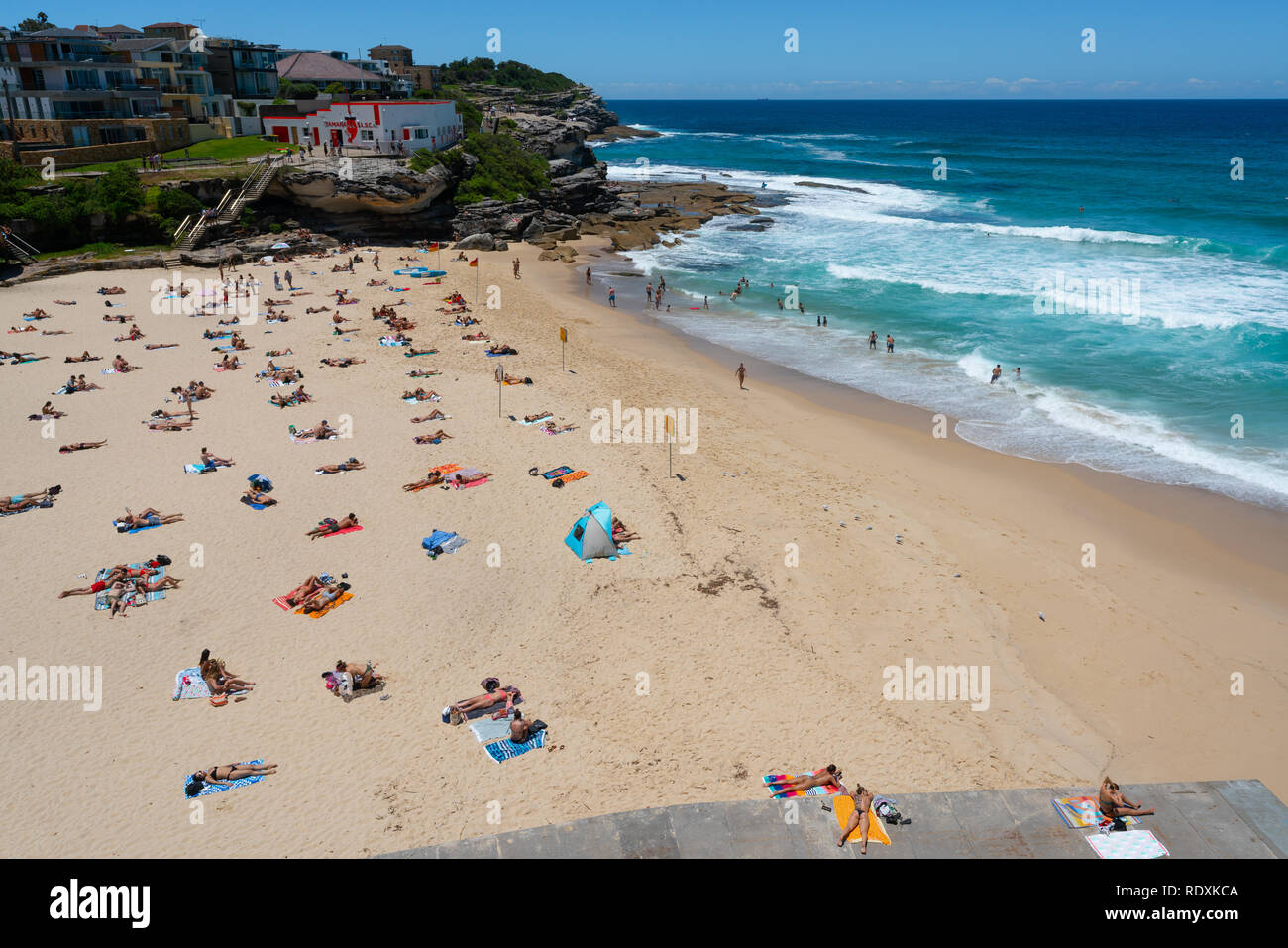 24th December 18 Tamarama Sydney Australia People Enjoying Hot Sunny Summer Day On Tamarama Beach In Sydney Nsw Australia Stock Photo Alamy 24th December 18 Tamarama Sydney Australia People Enjoying Hot Sunny Summer Day On Tamarama Beach In Sydney Nsw Australia Stock Photo Alamy