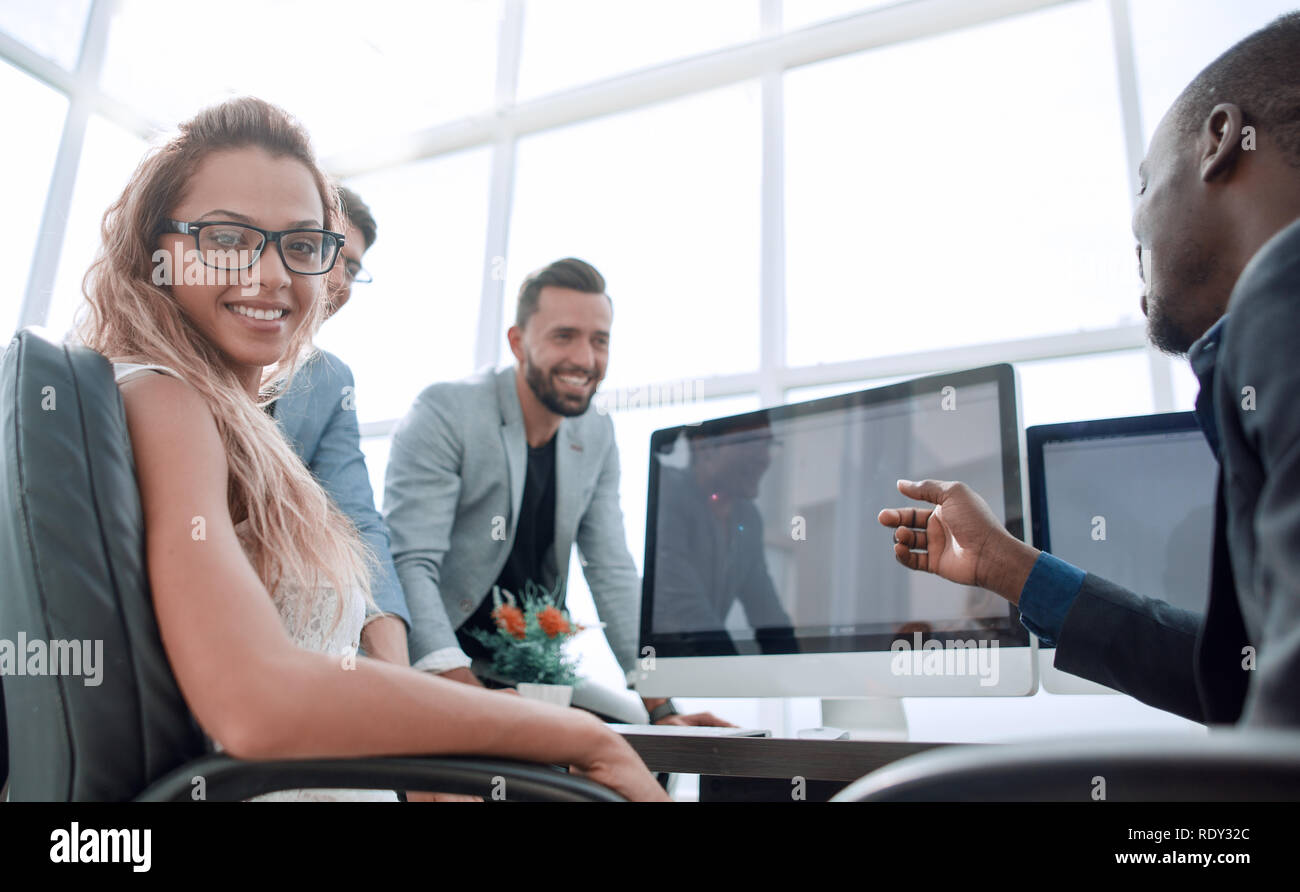 successful business team in the workplace Stock Photo - Alamy