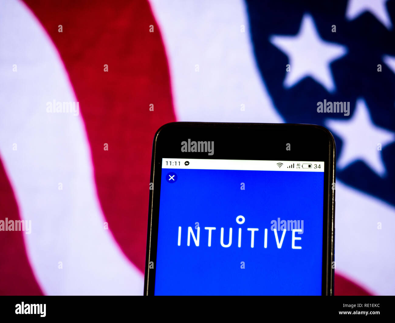 Intuitive surgical hi-res stock photography and images - Alamy