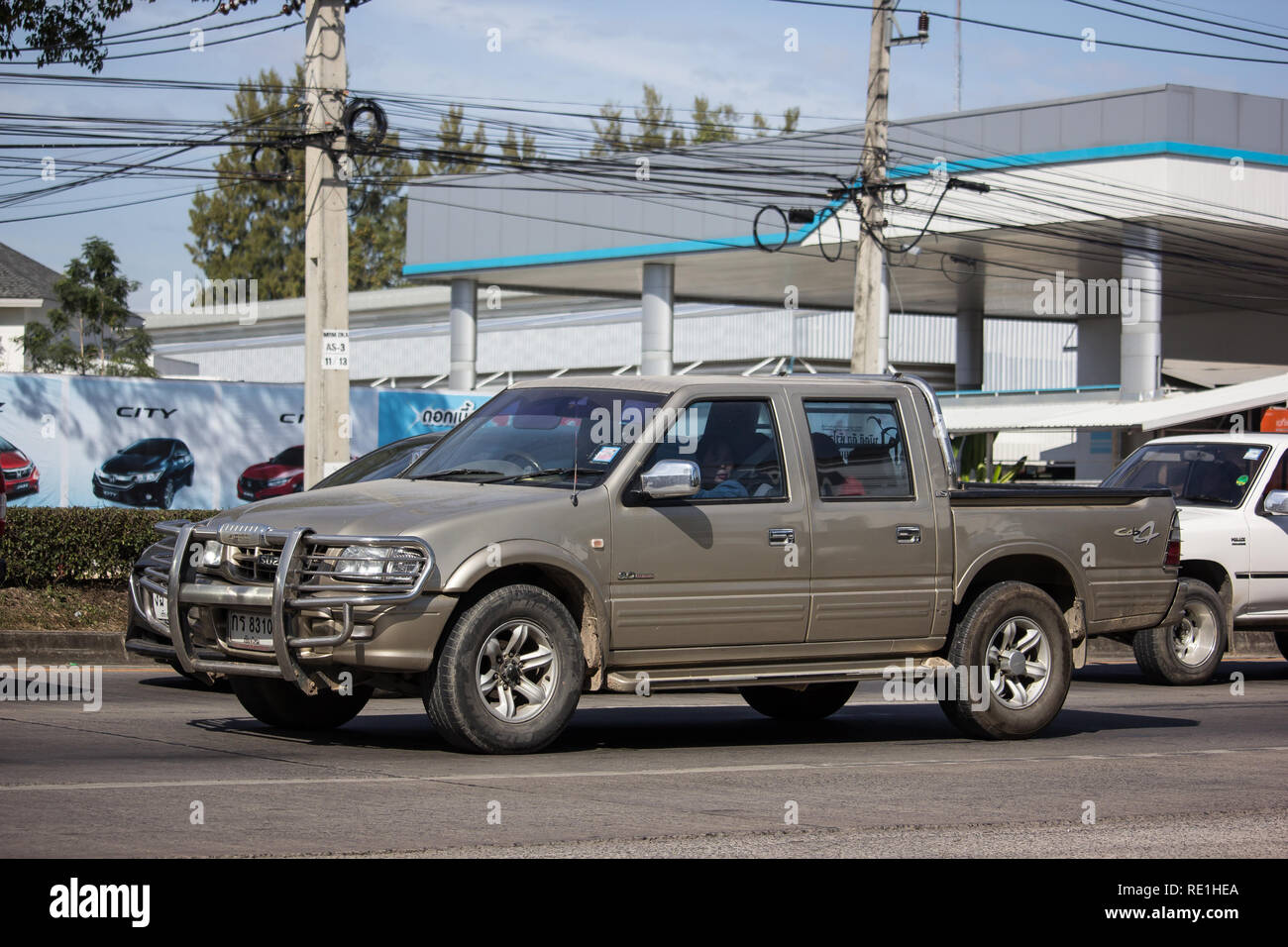 Download Isuzu Pickup Truck High Resolution Stock Photography And Images Alamy Yellowimages Mockups